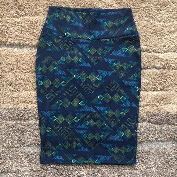 LuLaRoe Dresses & Skirts - New LuLaRoe Cassie pencil skirt